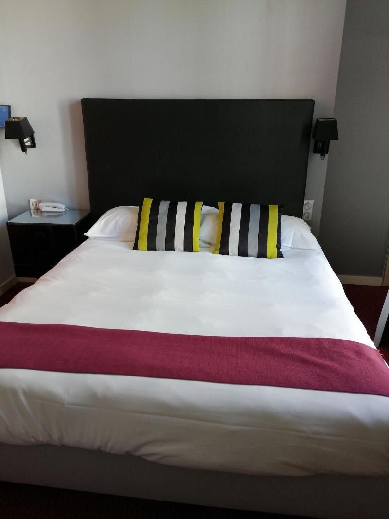 Logis Hotel Saint Martin Orléans Eksteriør billede