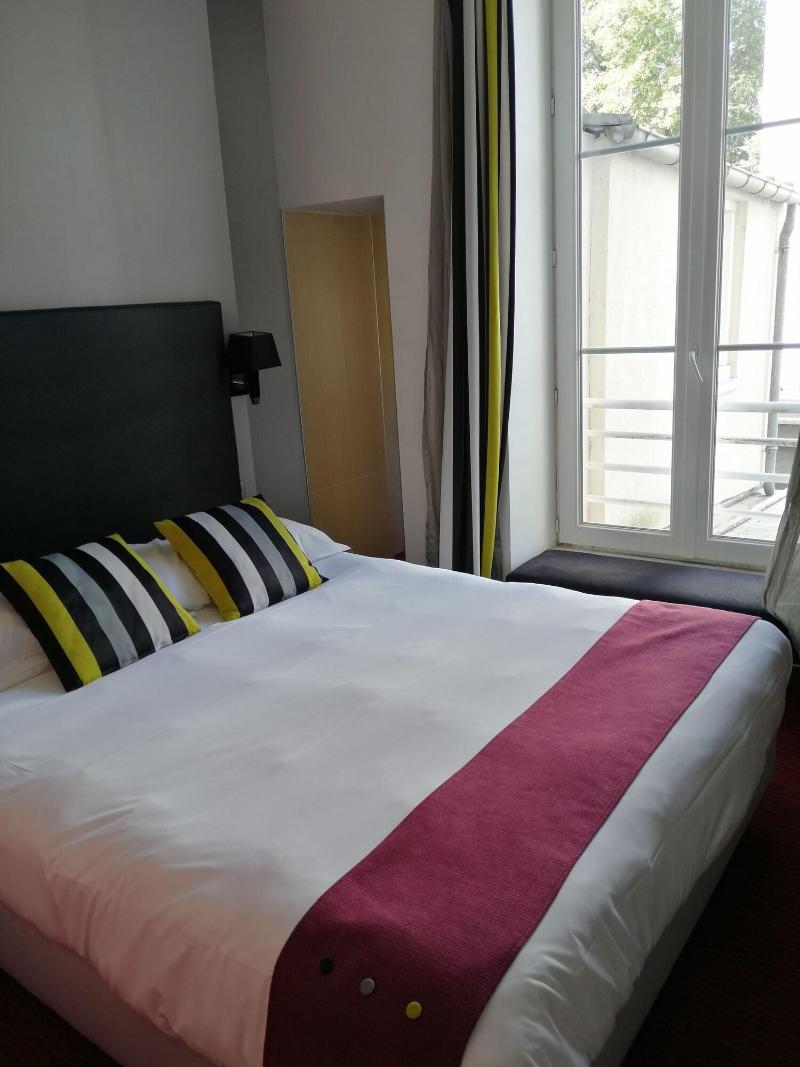 Logis Hotel Saint Martin Orléans Eksteriør billede