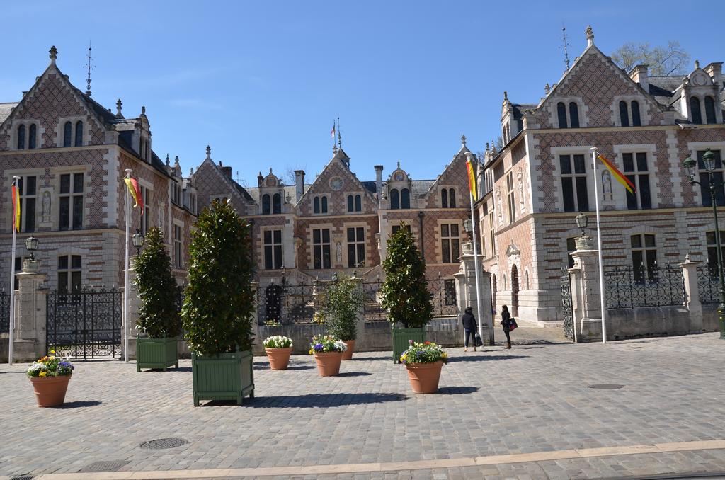 Logis Hotel Saint Martin Orléans Eksteriør billede