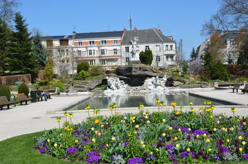 Logis Hotel Saint Martin Orléans Eksteriør billede